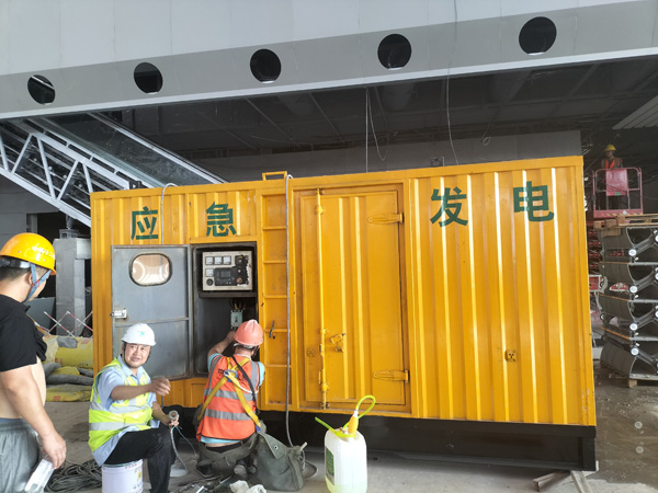 隆化怎样判断空气滤清器是否需要更换？